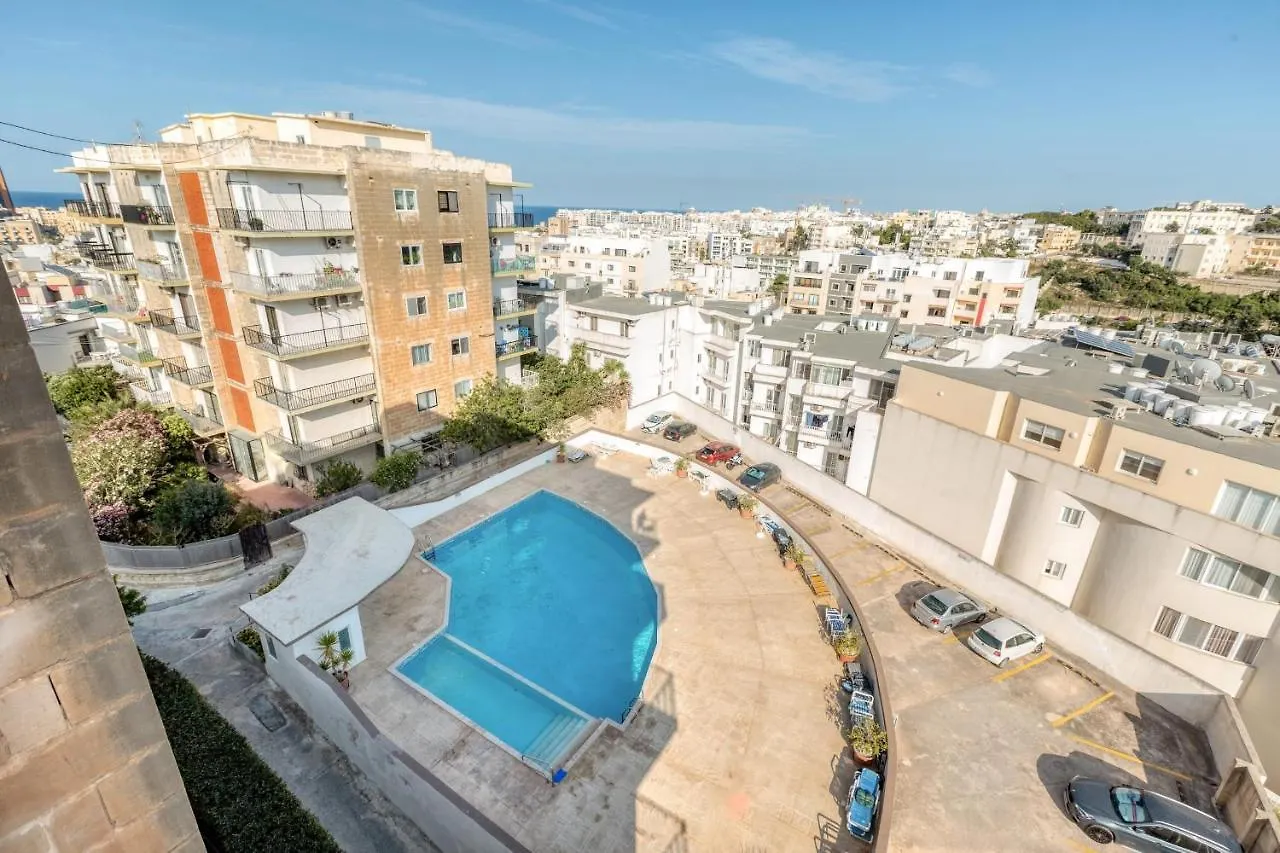 Pool Apartment Is-Swieqi