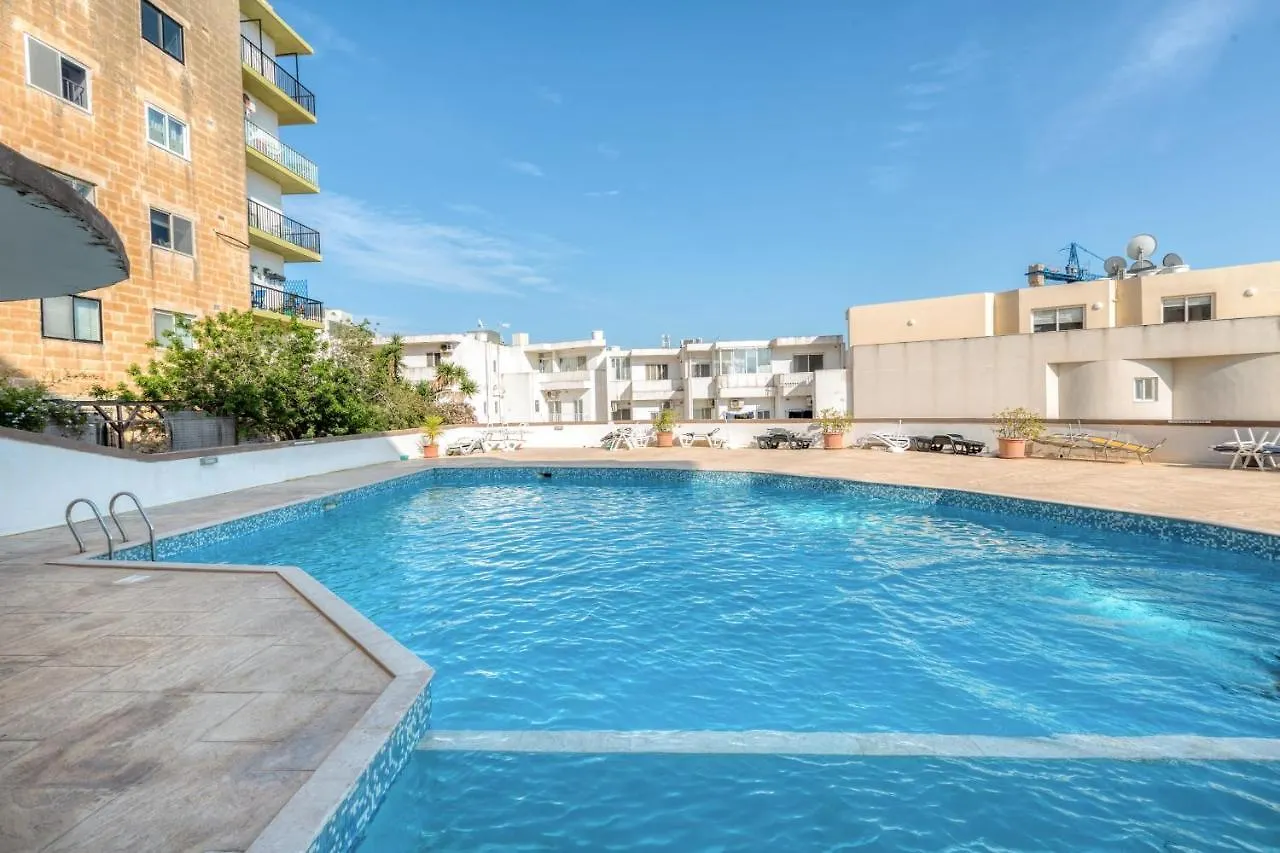 Pool Apartment Is-Swieqi 0*,  Malta