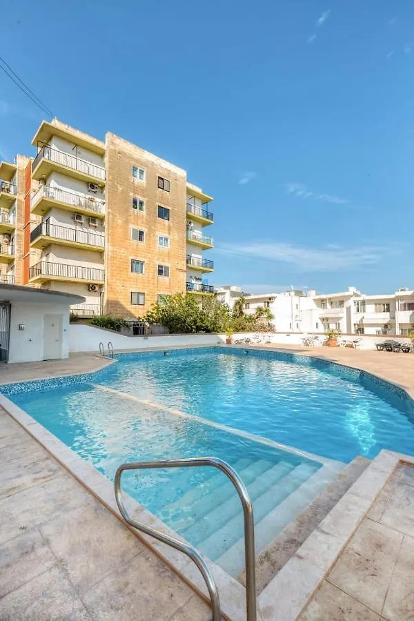 Pool Apartment Is-Swieqi