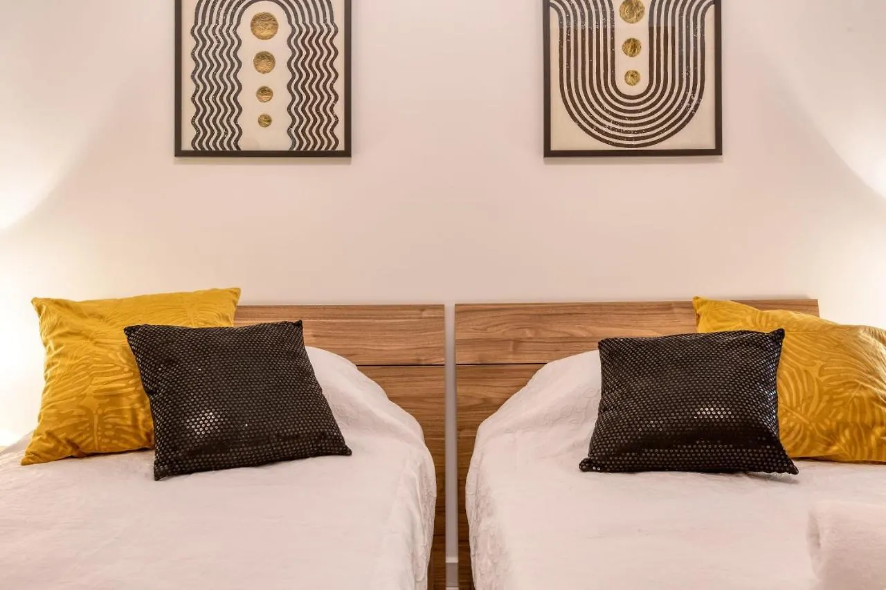 Pool Apartment Is-Swieqi