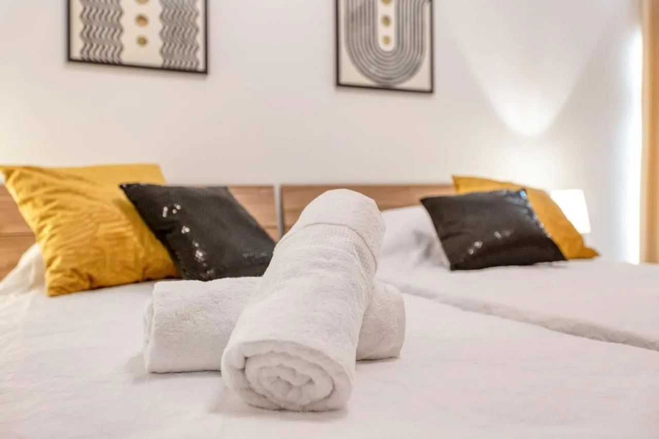 Pool Apartment Is-Swieqi