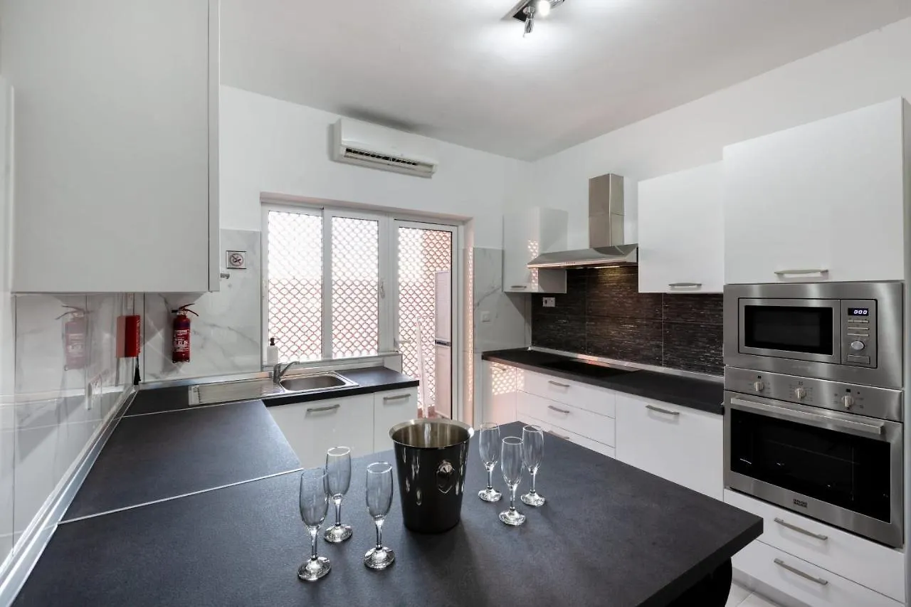 Pool Apartment Is-Swieqi
