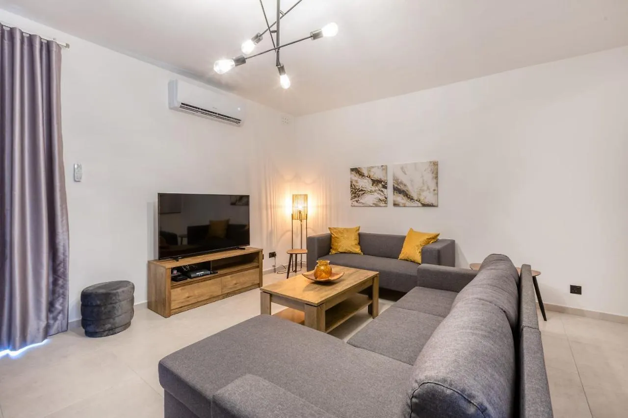 Pool Apartment Is-Swieqi