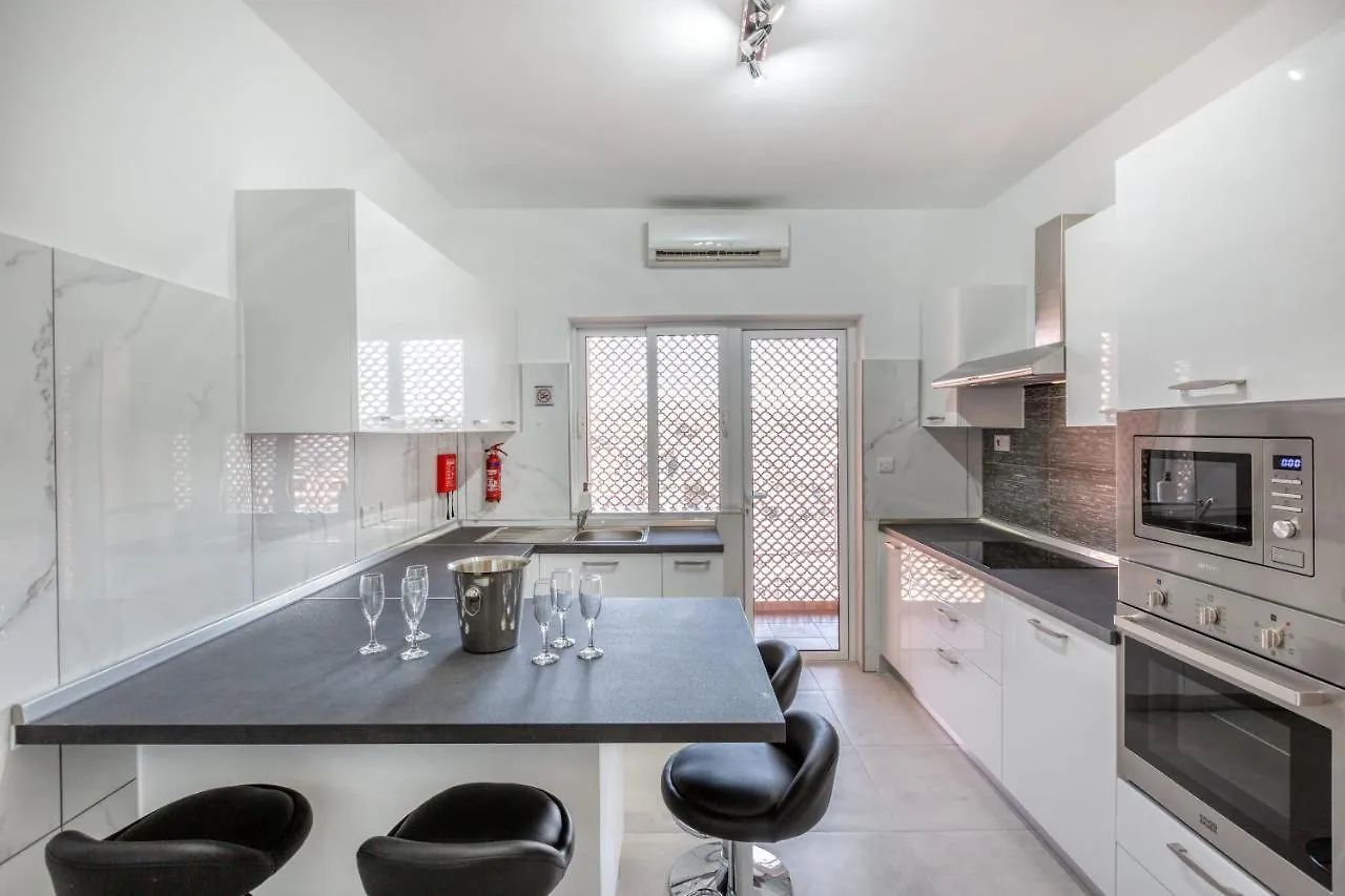 Pool Apartment Is-Swieqi Malta