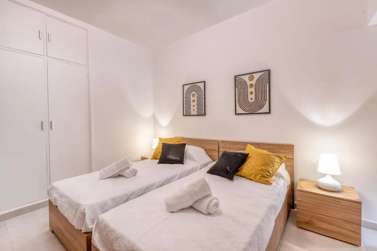 Pool Apartment Is-Swieqi