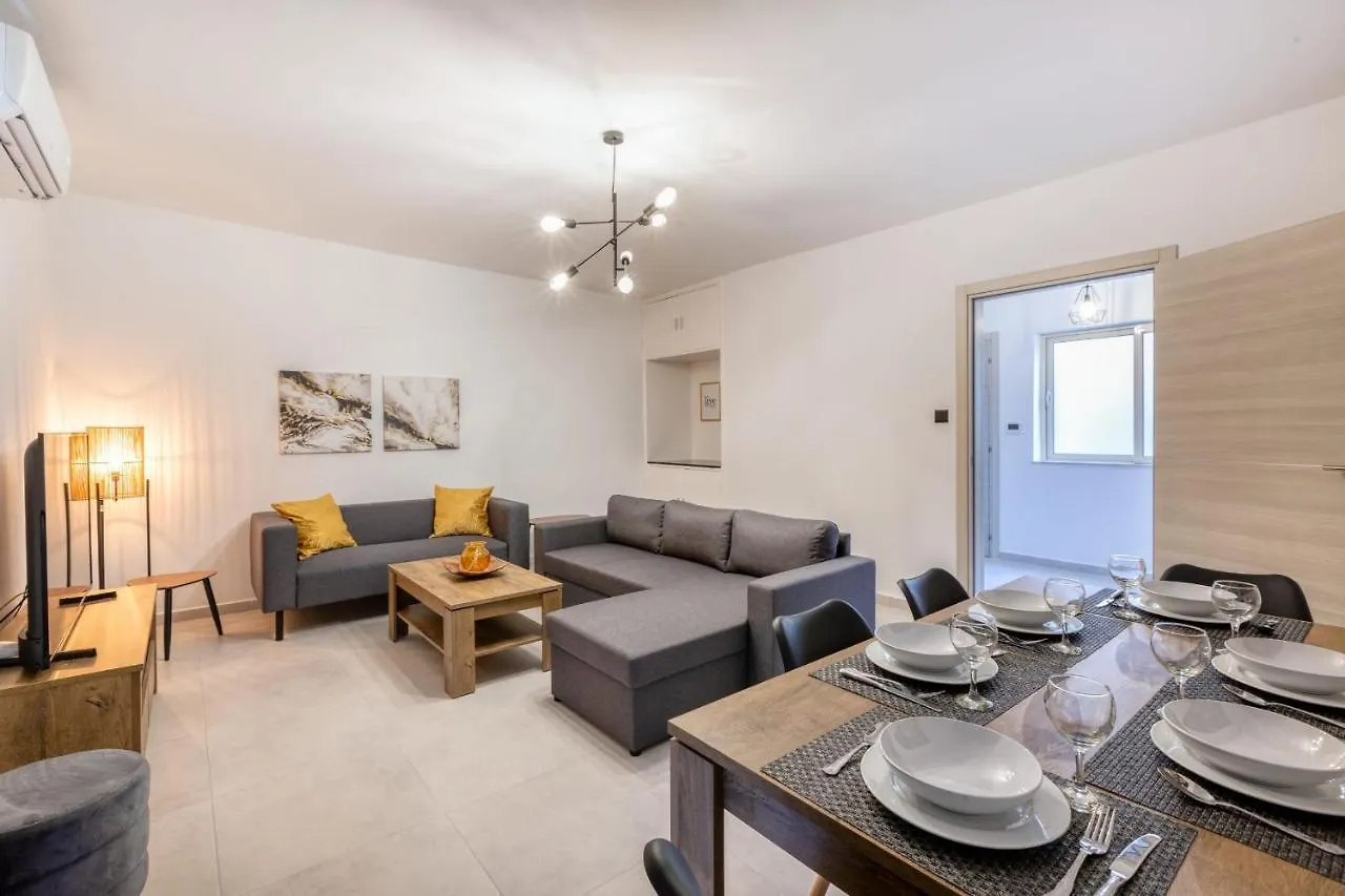 Pool Apartment Is-Swieqi Malta