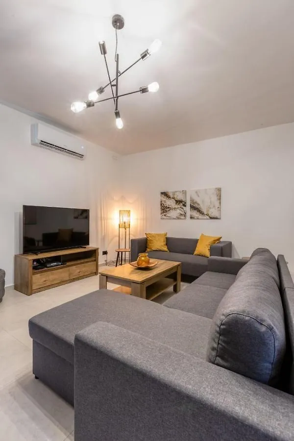 Pool Apartment Is-Swieqi