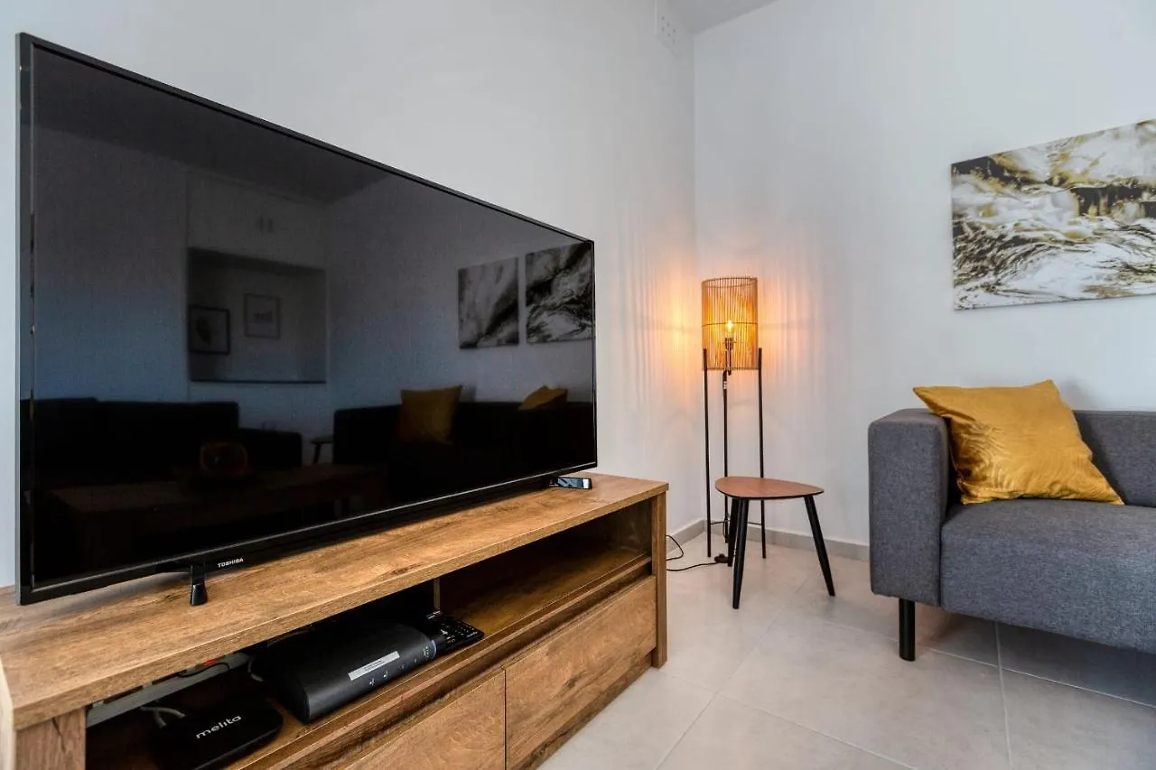 Pool Apartment Is-Swieqi