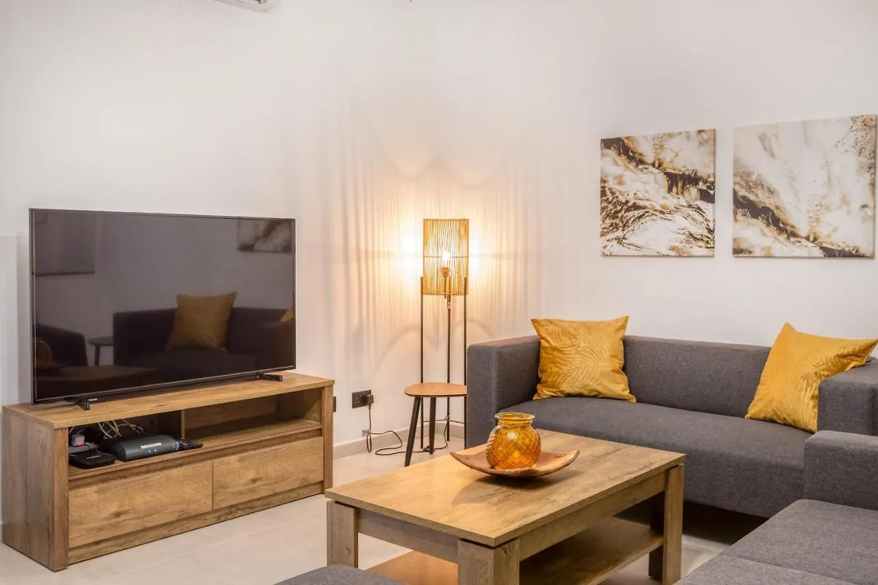 Pool Apartment Is-Swieqi 0*,