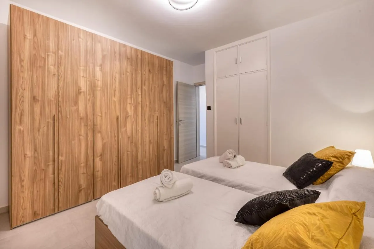 Pool Apartment Is-Swieqi