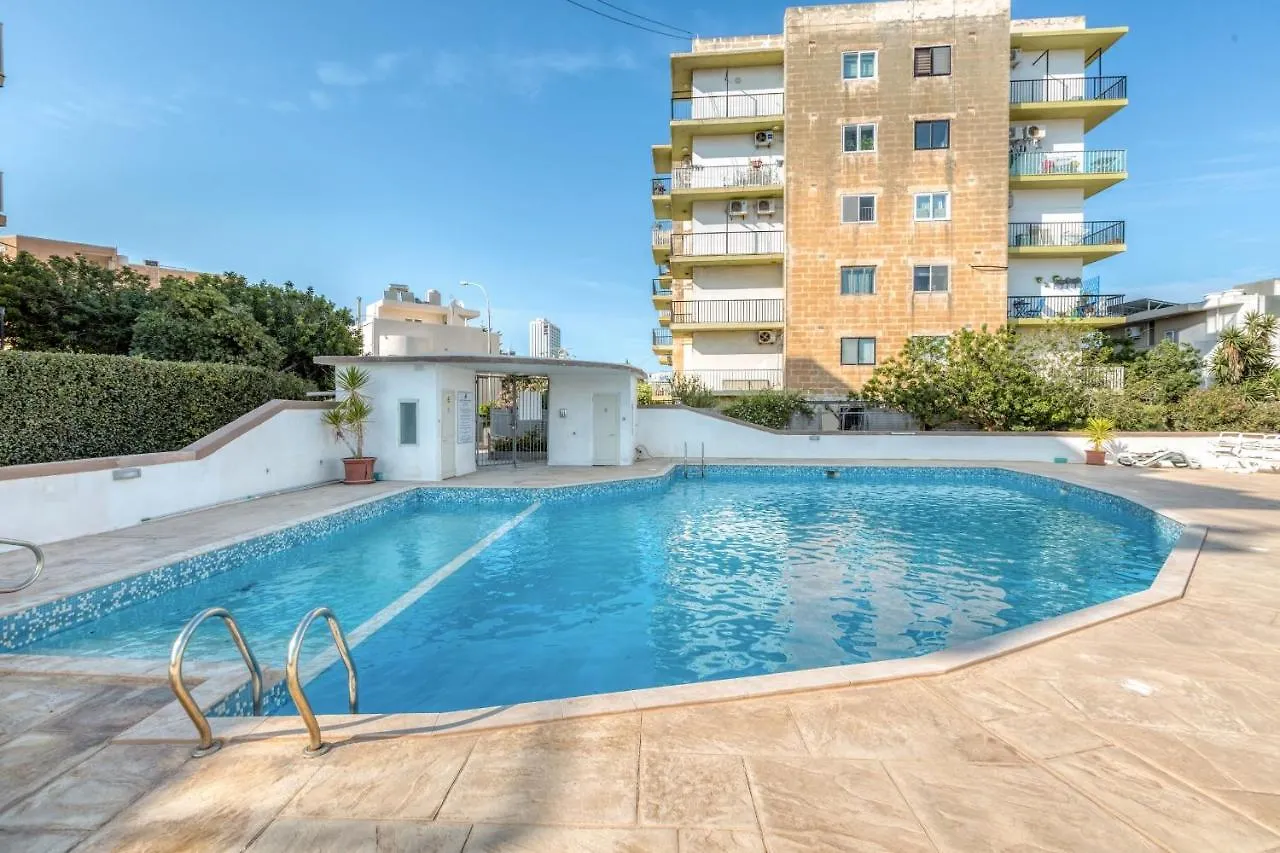 Pool Apartment Is-Swieqi
