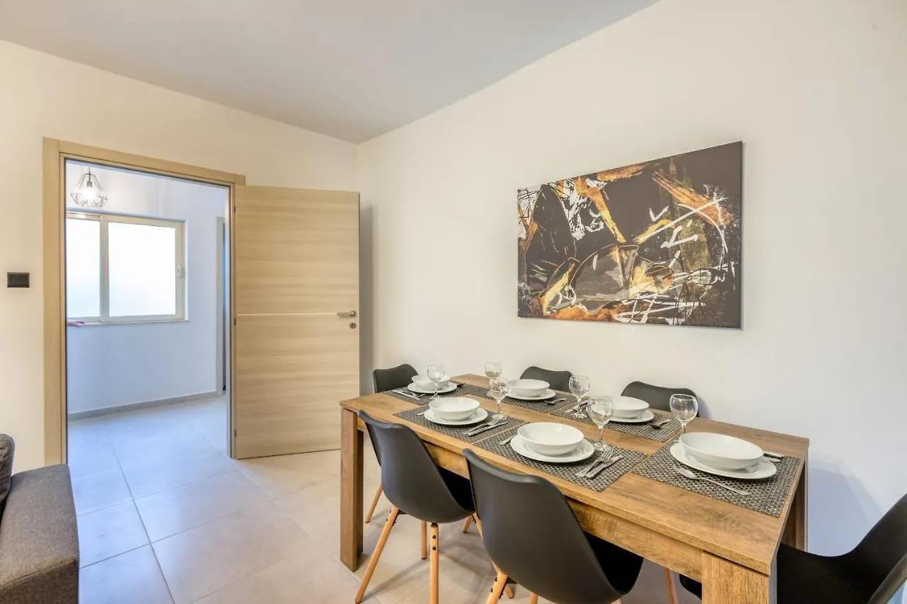 Pool Apartment Is-Swieqi